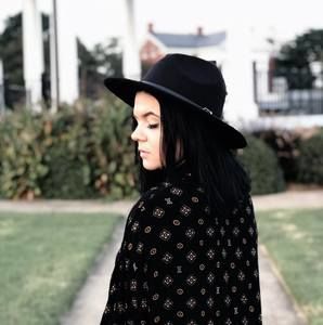 Meet your Posher, Katelyn